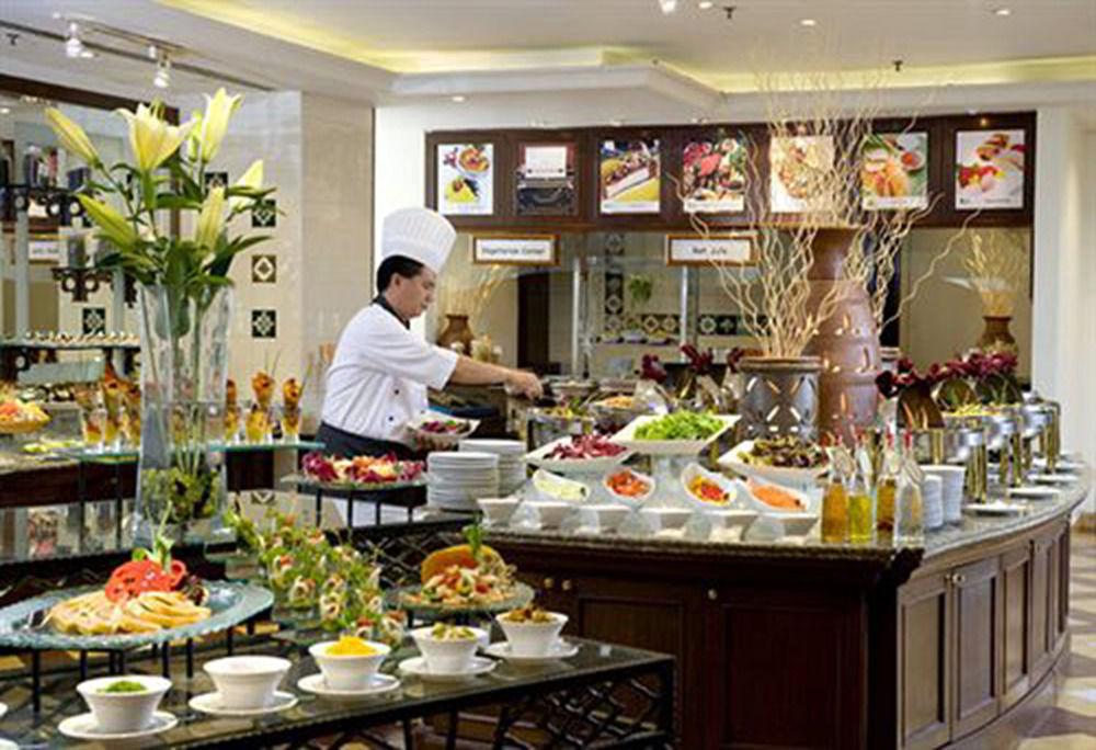 Hotel Equatorial Melaka Zewnętrze zdjęcie A buffet at a hotel