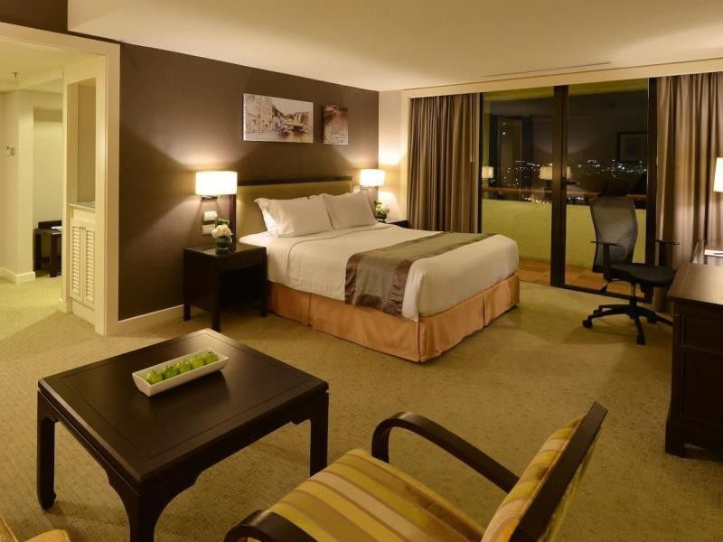 Hotel Equatorial Melaka Zewnętrze zdjęcie A suite at the Shangri-La Hotel, Kuala Lumpur