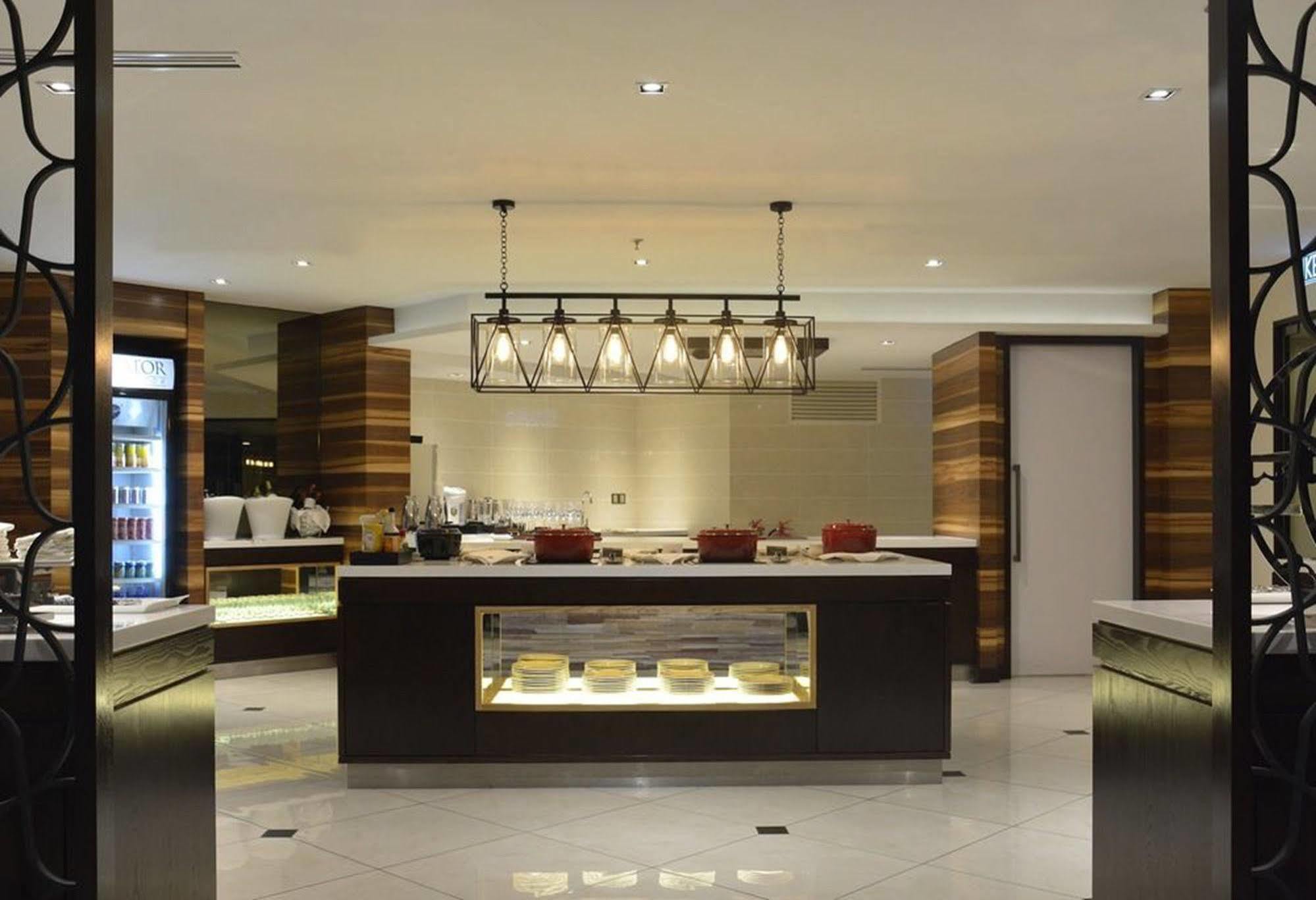 Hotel Equatorial Melaka Zewnętrze zdjęcie The Lounge at KLIA