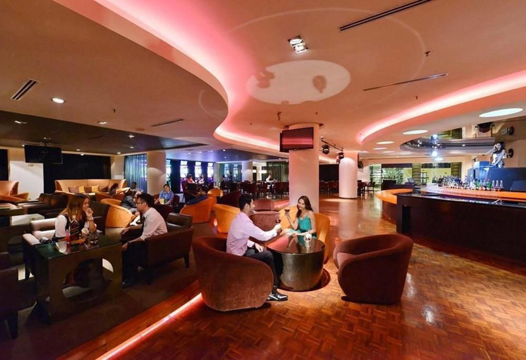 Hotel Equatorial Melaka Zewnętrze zdjęcie The lounge at Changi Airport