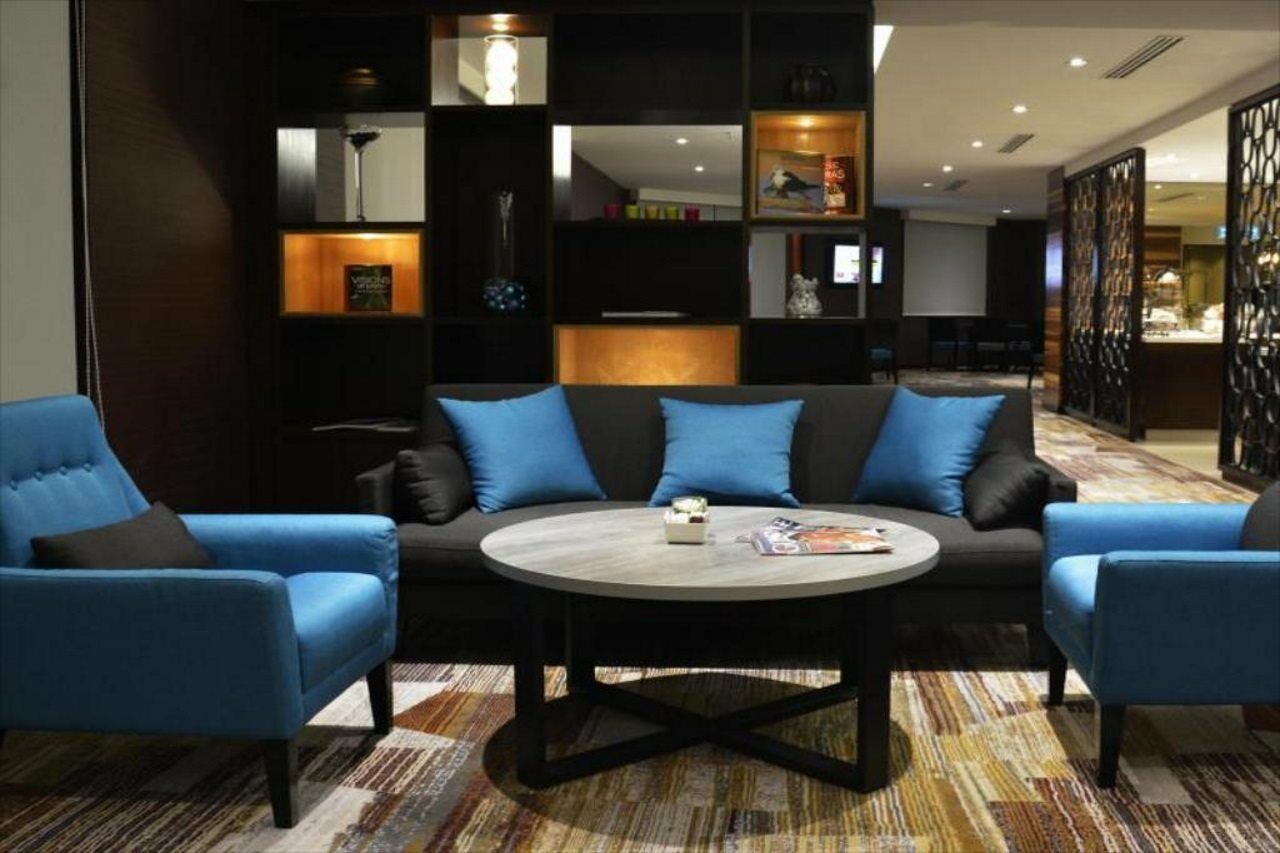 Hotel Equatorial Melaka Zewnętrze zdjęcie The lounge at the airport